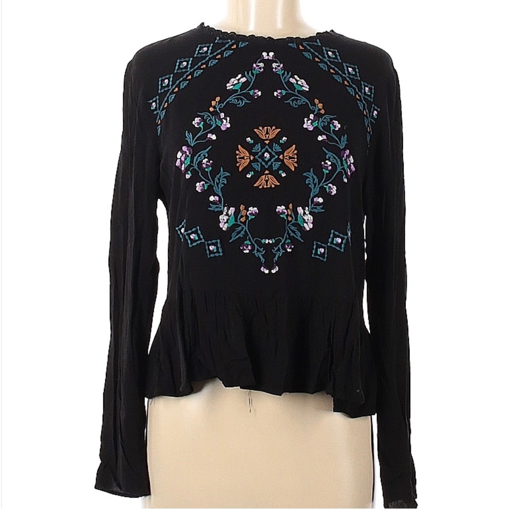 NWOT Xhilaration Boho Floral Embroidered Peplum Black Blouse, Size M